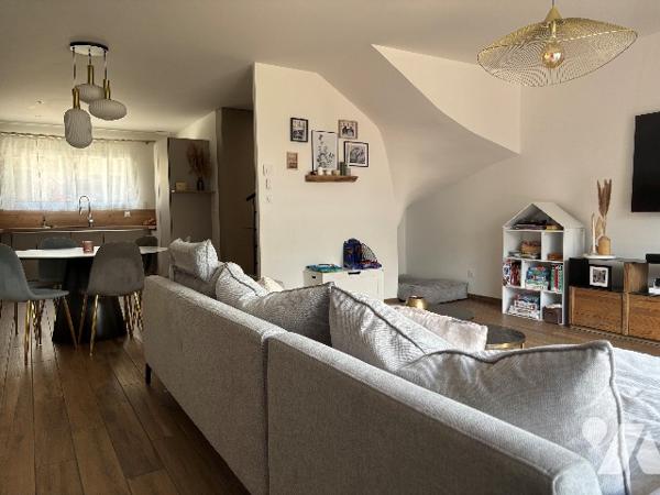 AIX-LES-BAINS – Boncelin, maison mitoyenne de 90 m², récente, 3 ch, terrasse,jardin et garage.