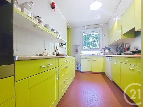 Maison à vendre  5 pièces - 131,75 m 2   ARLES SUR TECH  - 66