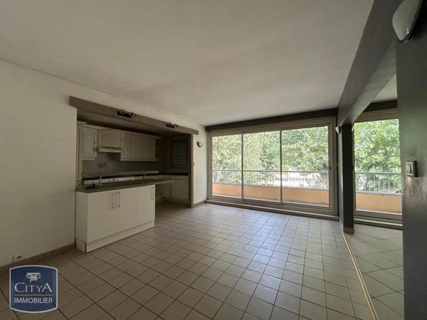 Appartement à louer 5 pièces 80.39m²