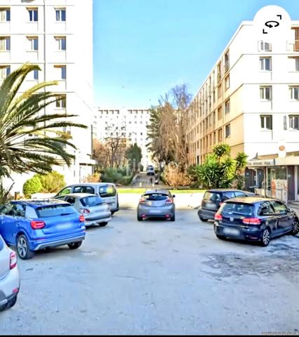 Beau et grand T2 - Entièrement rénové proche Rond Point du Prado