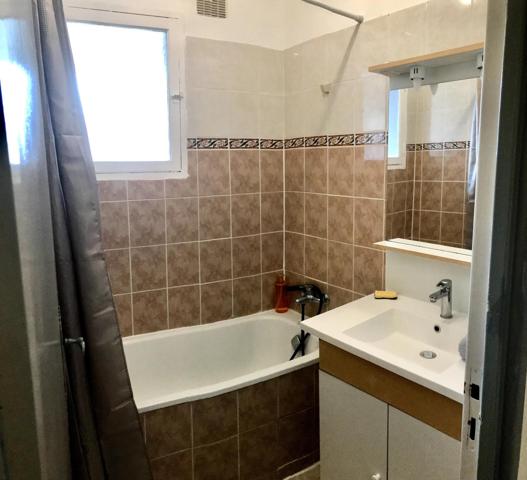 Appartement T3, Gard Nord avec parking sécurisé