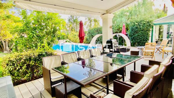 Une maison pensée pour vivre dedans comme dehors