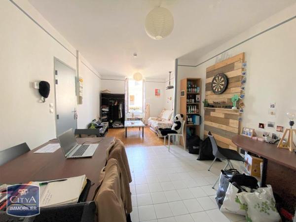Appartement à louer 1 pièce 32.9m²