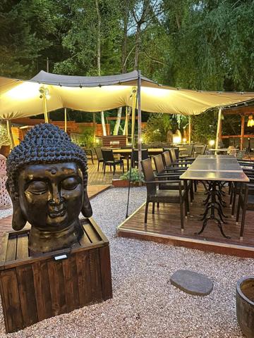 Restaurant / Authentique et charmante guinguette des bords de Marne