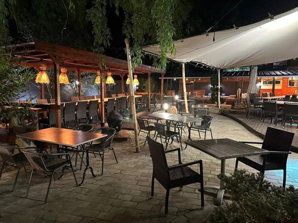 Restaurant / Authentique et charmante guinguette des bords de Marne