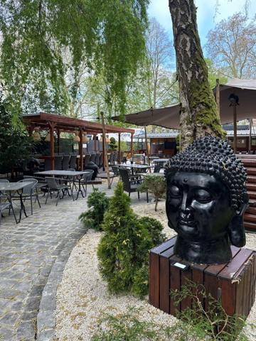 Restaurant / Authentique et charmante guinguette des bords de Marne