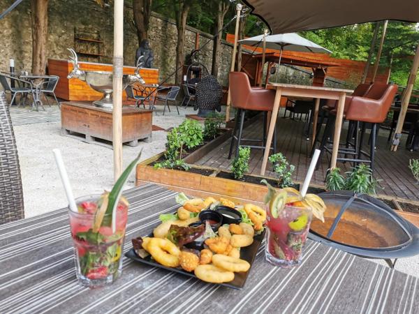 Restaurant / Authentique et charmante guinguette des bords de Marne