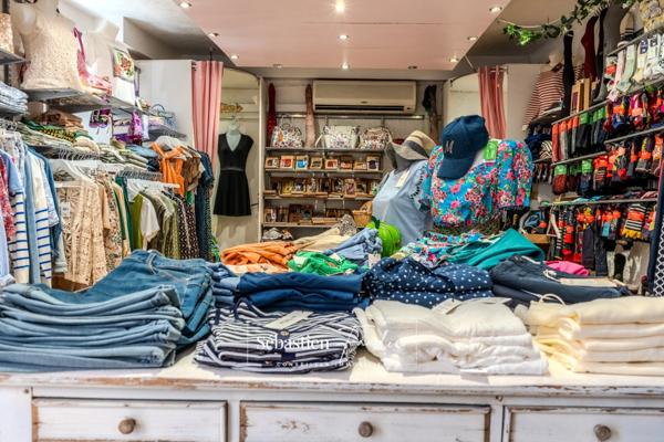 🛍️ À CÉDER – Droit au Bail – Emplacement N°1 au cœur du Castellet (83) 📍 Rue du Jeu de Paume – Centre piéton du village médiéval