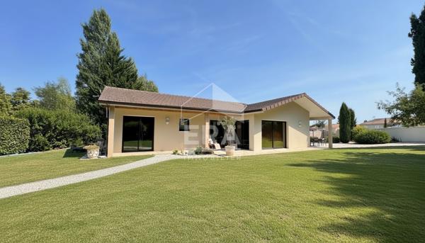 A VENDRE A DEUX PAS DU CENTRE VILLE DE PERIGUEUX MAISON DE PLAIN PIED AVEC QUATRE CHAMBRES.