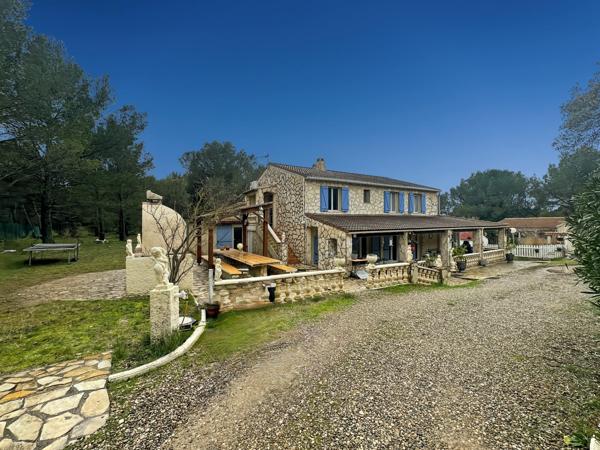 Proche Aix propriété comprenant 3 logements