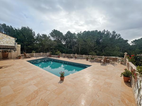 Proche Aix propriété comprenant 3 logements