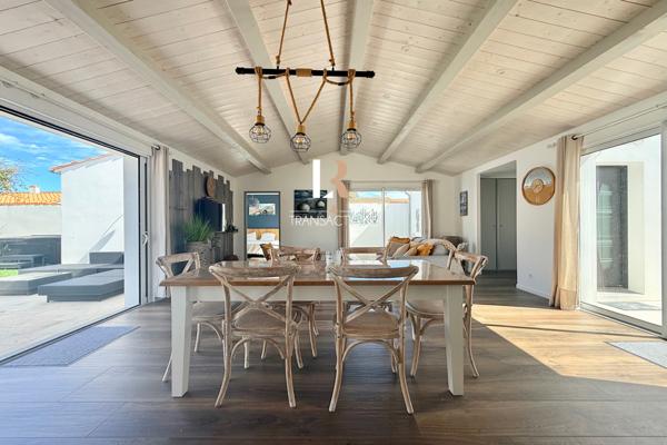 Saint-Martin-de-Ré (17410) St Martin - Maison rétaise à 700m de la plage