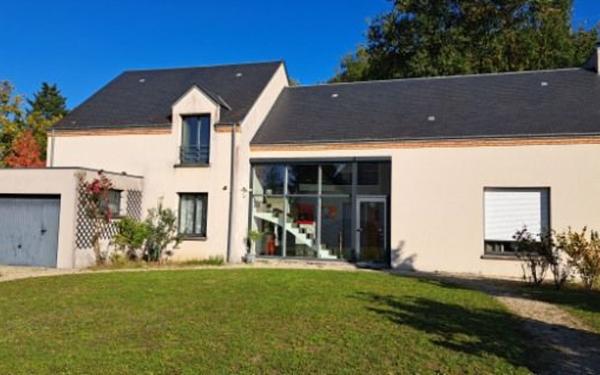 Maison à vendre    7 pièces • 211 m2 Olivet