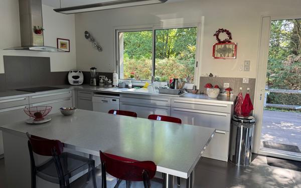 Maison à vendre    7 pièces • 211 m2 Olivet