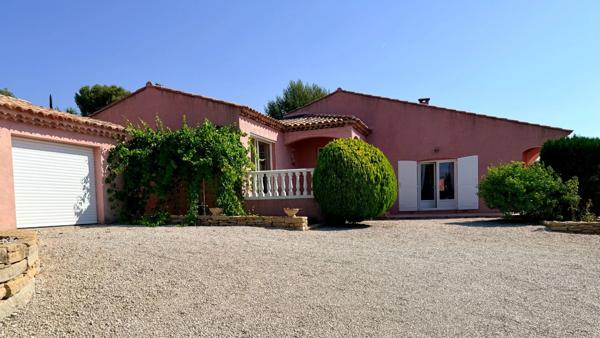 La CADIERE-D'AZUR – Élégante villa de plain-pied dans un environnement d'exception