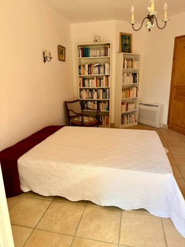 La CADIERE-D'AZUR – Élégante villa de plain-pied dans un environnement d'exception