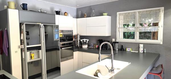 Villa T4 de 123,5 m² avec garage et piscine