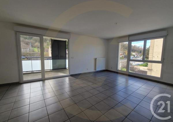 Appartement T3 à vendre  4 pièces - 75,48 m 2   LA TOUR DU PIN  - 38