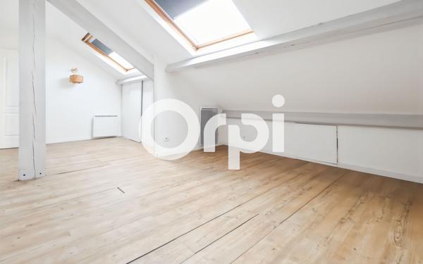 Immeuble à vendre    8 pièces •  Coudekerque-Branche