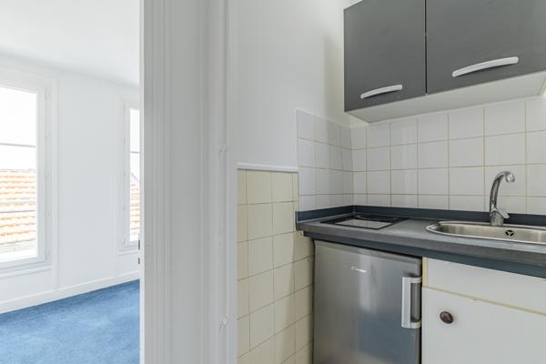 Secteur Porte St Martin - Appartement 2 pièces dernier étage rénové