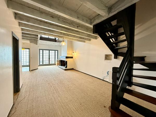 CARCASSONNE quartier des 4 Chemins maison de 220 m² avec terrasse et possibilité mixte habitation commerce