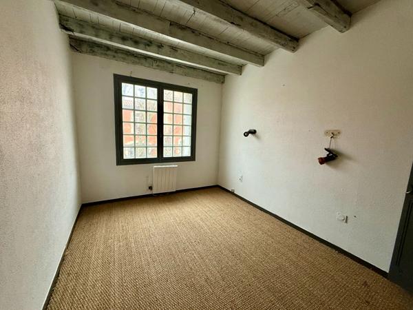 CARCASSONNE quartier des 4 Chemins maison de 220 m² avec terrasse et possibilité mixte habitation commerce