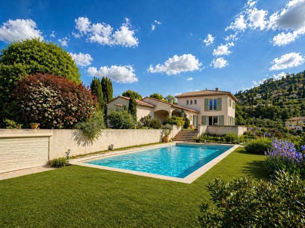 Maison de Standing à vendre avec piscine et vue dégagée sur les Collines