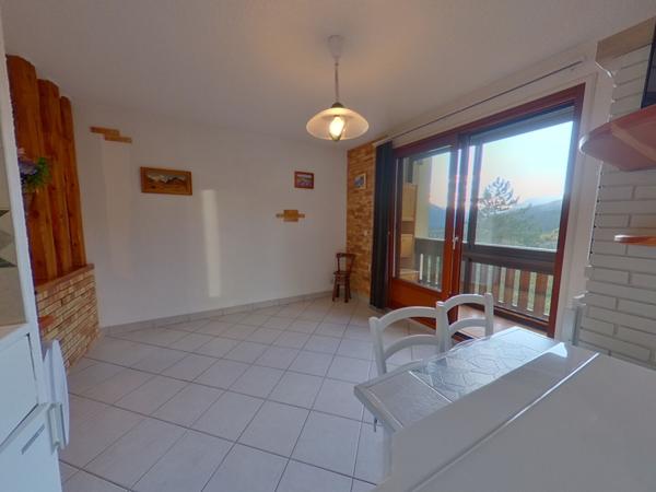 04400 BARCELONNETTE Appartement type 2 + cabine