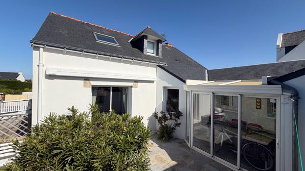 QUIBERON - Maison de 100 m² à vendre entièrement rénovée à 400 mètres des plages de la baie !