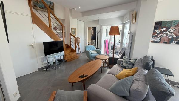 QUIBERON - Maison de 100 m² à vendre entièrement rénovée à 400 mètres des plages de la baie !