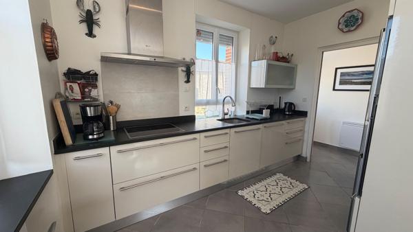 QUIBERON - Maison de 100 m² à vendre entièrement rénovée à 400 mètres des plages de la baie !