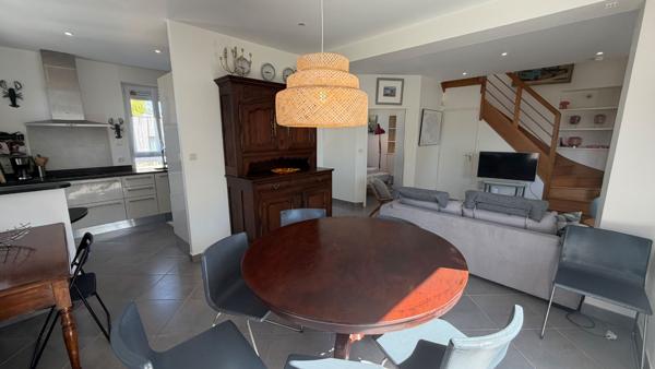 QUIBERON - Maison de 100 m² à vendre entièrement rénovée à 400 mètres des plages de la baie !