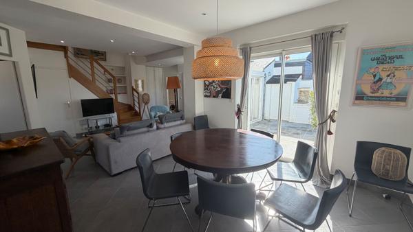 QUIBERON - Maison de 100 m² à vendre entièrement rénovée à 400 mètres des plages de la baie !