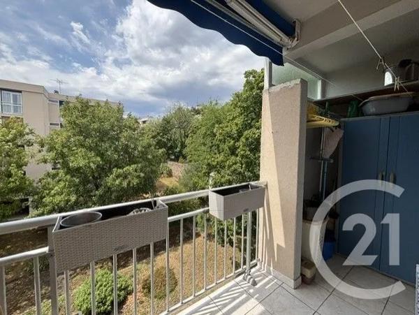 Appartement F3 à vendre  3 pièces - 61,51 m 2   ST GENIS LAVAL  - 69
