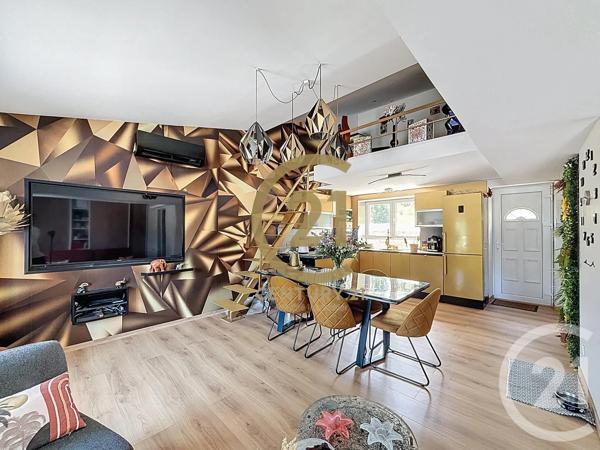 Appartement F3 à vendre  3 pièces - 61,51 m 2   ST GENIS LAVAL  - 69