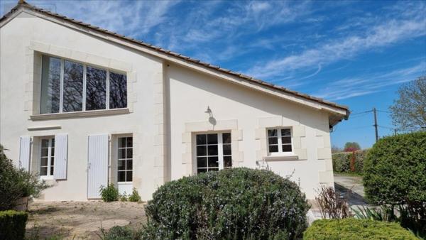 Maison à vendre à Jonzac en Charente-Maritime (17500), ref : 1837