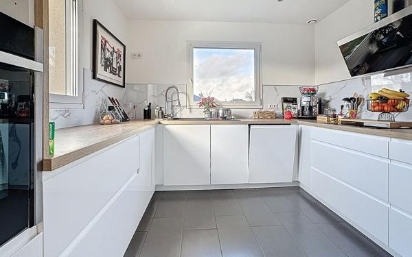 Maison à vendre    5 pièces •  Luc-la-Primaube