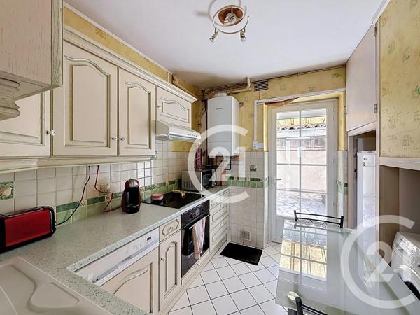 Maison à vendre  4 pièces - 74 m 2   JARNAC  - 16