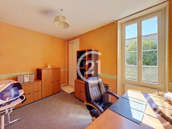 Maison à vendre  4 pièces - 74 m 2   JARNAC  - 16