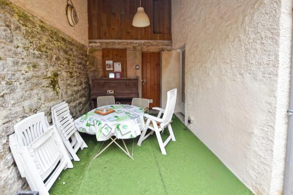 Propriété /gîtes/ chambre d'hôtes et grand terrain à St Sernin du Plain