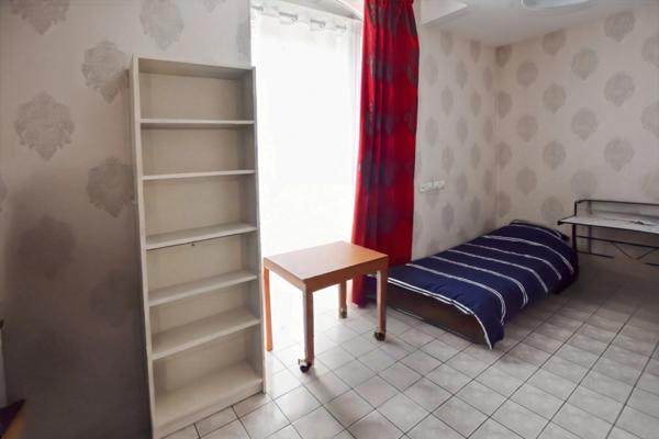 Propriété /gîtes/ chambre d'hôtes et grand terrain à St Sernin du Plain