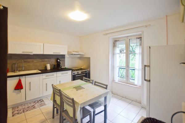 Propriété /gîtes/ chambre d'hôtes et grand terrain à St Sernin du Plain