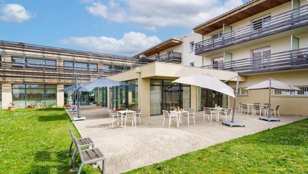 INVESTISSEMENT LOCATIF – TARBES – Résidence Seniors Les Templitudes de Tarbes - 4,74 % de rentabilité