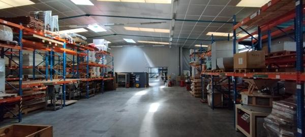Batiment industriel de 810 m2  Saint-Donat-Sur-L'Herbasse