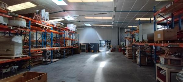Batiment industriel de 810 m2  Saint-Donat-Sur-L'Herbasse