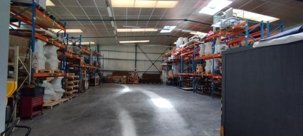 Batiment industriel de 810 m2  Saint-Donat-Sur-L'Herbasse