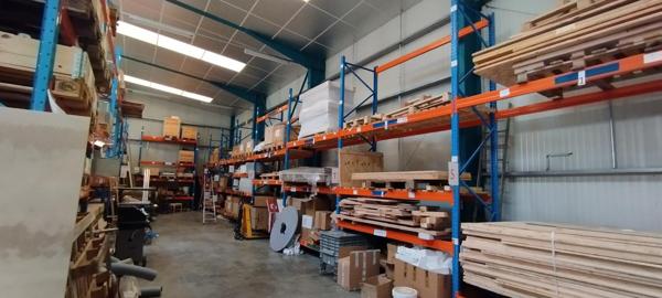 Batiment industriel de 810 m2  Saint-Donat-Sur-L'Herbasse