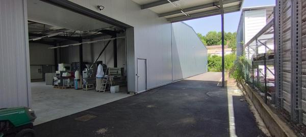 Batiment industriel de 810 m2  Saint-Donat-Sur-L'Herbasse