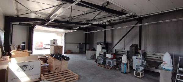 Batiment industriel de 810 m2  Saint-Donat-Sur-L'Herbasse