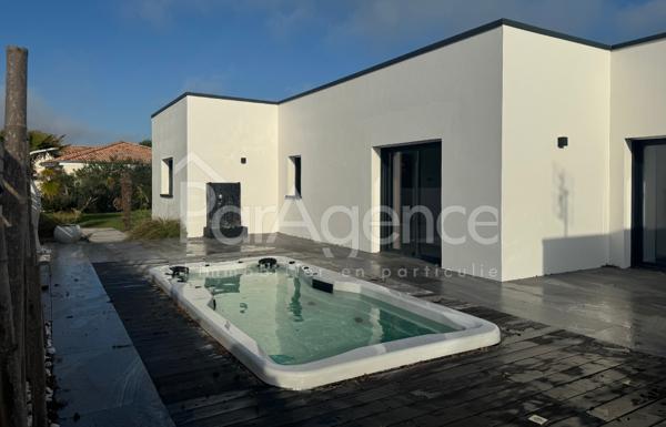 Maison moderne 5 pièces Spa de nage et terrain clos